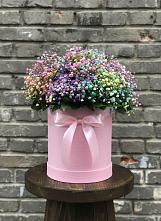 Цветочная композиция из Гипсофила и Розы в шляпной коробке в Данилово