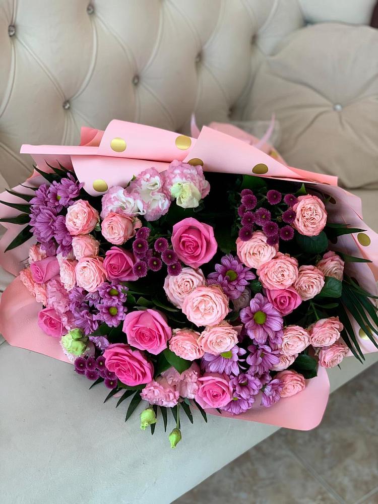 Букет цветов из: Хризантемы, Розы и Лизиантусы в Данилово