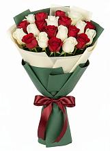 Букет Микс из красных и белых роз в Данилово