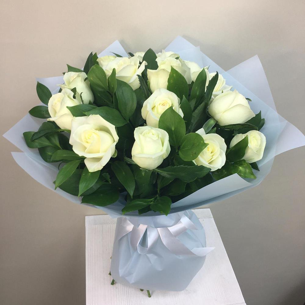 Букет 15 Белых роз Проуд в Данилово