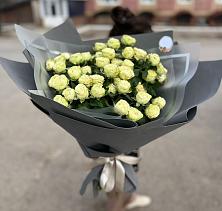Букет Белые кустовые розы Солинеро в Данилово
