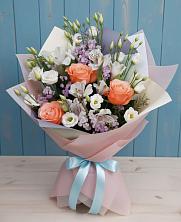 Букет цветов из:  Лизиантусы, Розы, Альстромерии и Гипсофила в Данилово