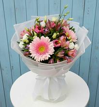 Букет цветов из:  Герберы, Альстромерии и Лизиантусы в Данилово
