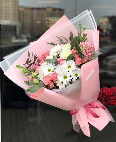 Букет цветов из: Розы, Лизиантусы и Хризантемы в Данилово