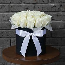 Цветочная композиция из Розы в шляпной коробке в Данилово